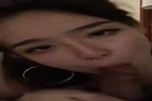 主观视角楼下的绝美房客  背景图片