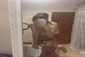 护士女友私下骚的没边  背景图片