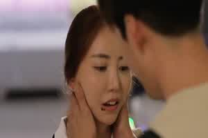 擦嘴引发的战争  背景图片