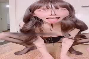 快看！有只母狗发情啦  背景图片