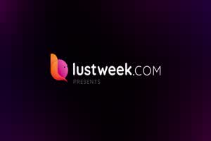 极品网红美少女伊娃扮演性感女同学在桌下帮忙口，下课后直接在教室做起活塞运动  背景图片