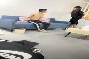 【小马拉大车】气质尤物美乳御姐，黑丝开档丝袜，身材真是极品，小哥各种姿势发泄兽欲，被操的嗷嗷乱叫  背景图片