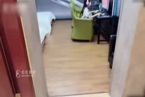 粉色情人 网瘾JK少女的以性换租  背景图片