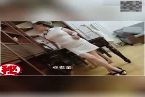 乱伦丈母娘  和穿旗袍丈母娘乱伦，媳妇怀孕待产女婿和岳母偷晴乱伦  背景图片