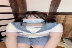 原创 樱桃 E奶学生妹垫上尿垫找个舒服的位置抠嫩穴  背景图片