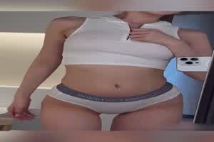 徐雅 极品身材看了都想尻枪  背景图片