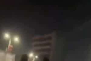 站街女随便挑，选了个不错御姐，到小房间开操，口硬双腿肩上扛爆操  背景图片