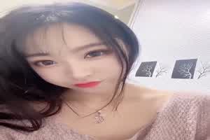 无聊的时候，最多的就是臭美呢  背景图片