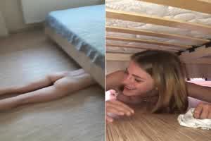 顶级身材的继妹全裸卡在床下 二话不说马上后入 子母画面播放  背景图片