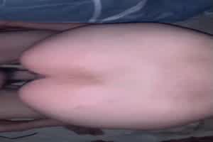 沙发偷情后入爆操姐姐  背景图片