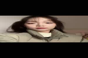 刚成年就被调教成母狗  背景图片