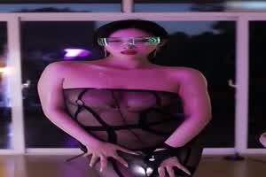 韩国 暗夜科技秀 黑丝乳贴吐奶 能用有眼镜最好  背景图片