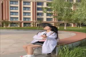 《反差婊》清纯反差婊泄密，又甜又欲  背景图片