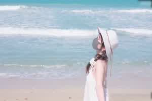 香港美少女HongKongDoll 玩偶姐姐乡下海滩漫步的一天  背景图片