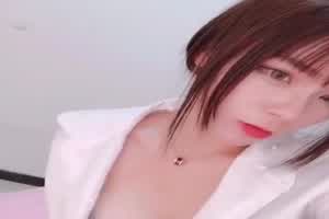 大学校花手淫视频被曝光  背景图片