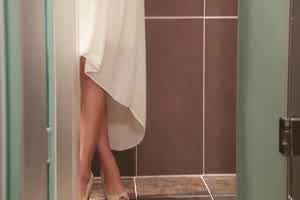 天使 我的女神 绝美妖艳大奶女模大尺度高清写真  背景图片