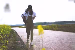 猫爪影像 穷游野外露淫趣 寻小小  背景图片