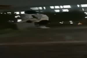 门事件 燕山大学封校学生们饥渴难耐 随处可见啪啪  背景图片