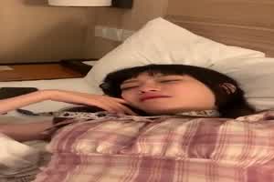 热舞系正妹私拍流出  背景图片