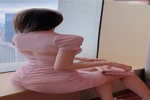 91大神 白嫩大屁股插进去肯定舒服  背景图片