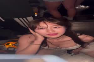 高颜质美女在夜店蹦迪想把他带回家  背景图片