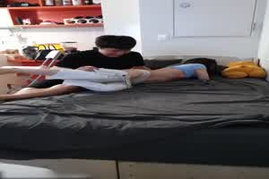 【小编推荐】金先生蓝衣小腹美女边玩边做真幸福  背景图片