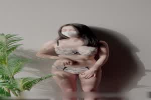 玩偶姊姊 玩具自慰嫩逼福利  背景图片