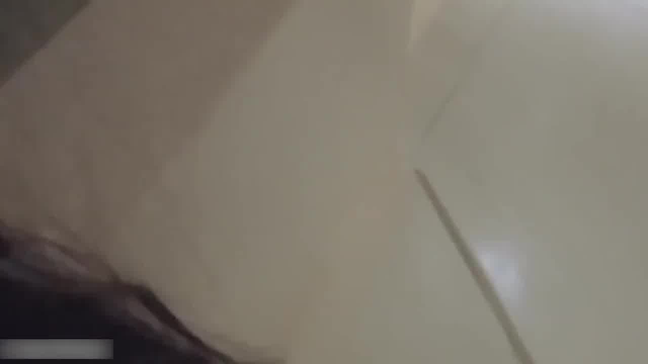  【崇洋媚外的女人】法国留学生vs白人男友大鸡吧，坐上去的时候女生嘴都笑裂开了，被站起来蹬射了一脸 的剧照4