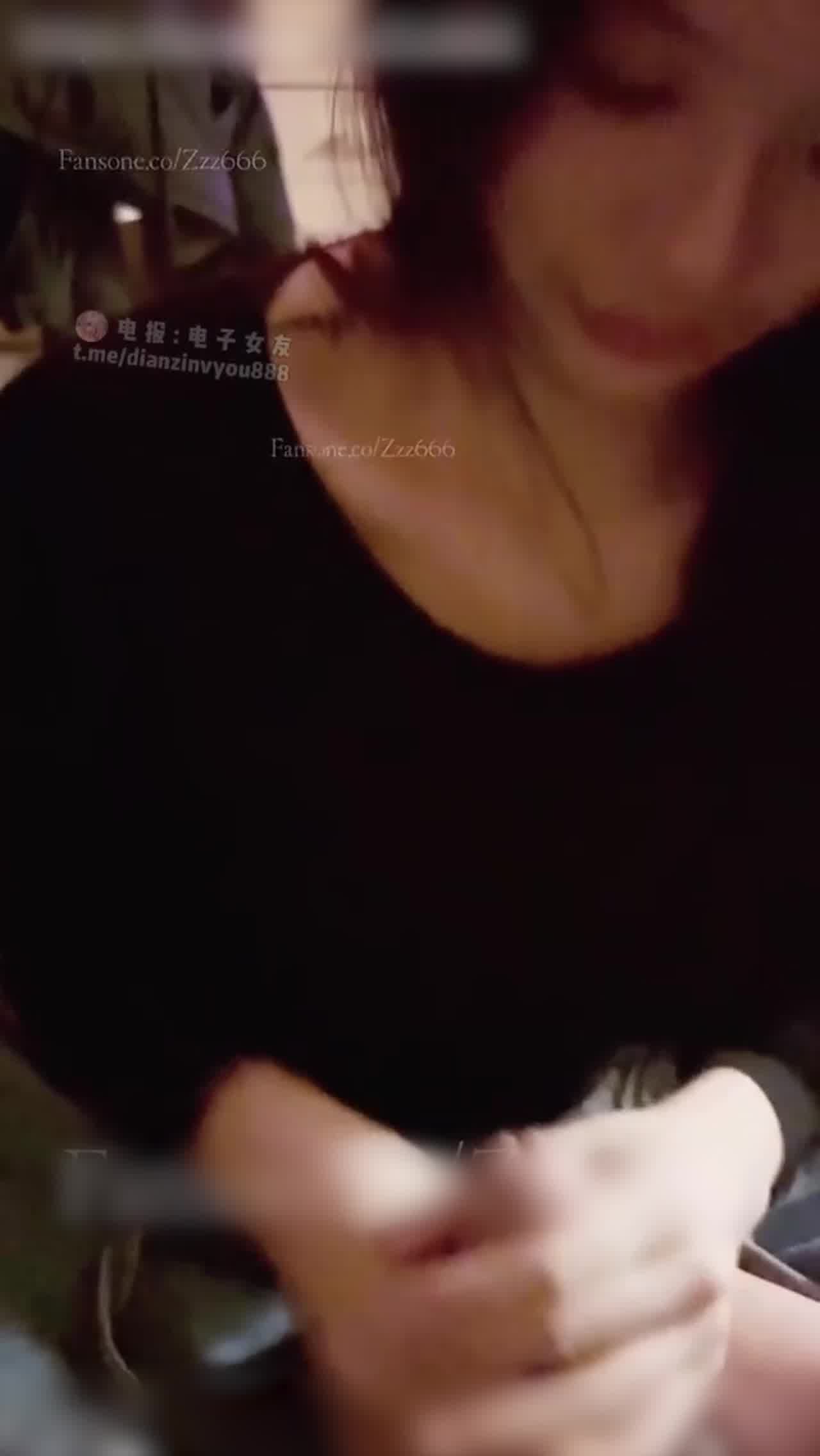  郑原创 独家订阅 高价单品 少数露脸颜值又封顶级 的剧照3