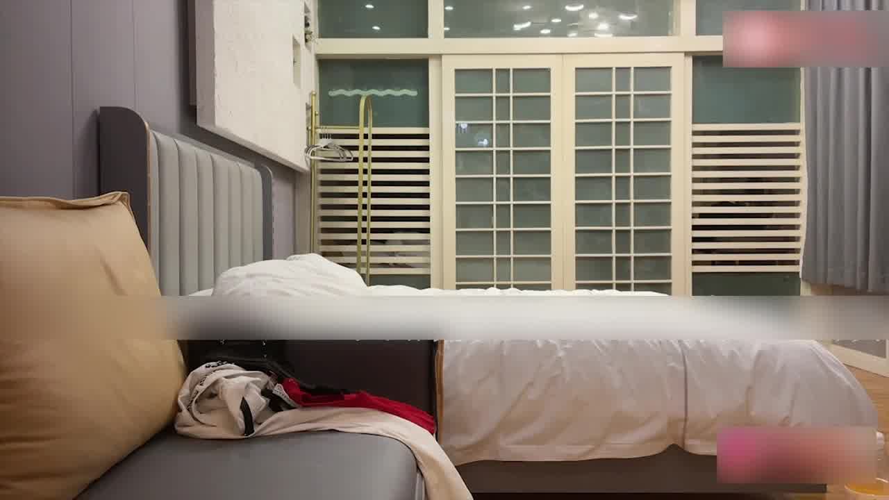  约了个肤白貌美的在校大学生，反差淫娃叫声诱人口活了得 的剧照3