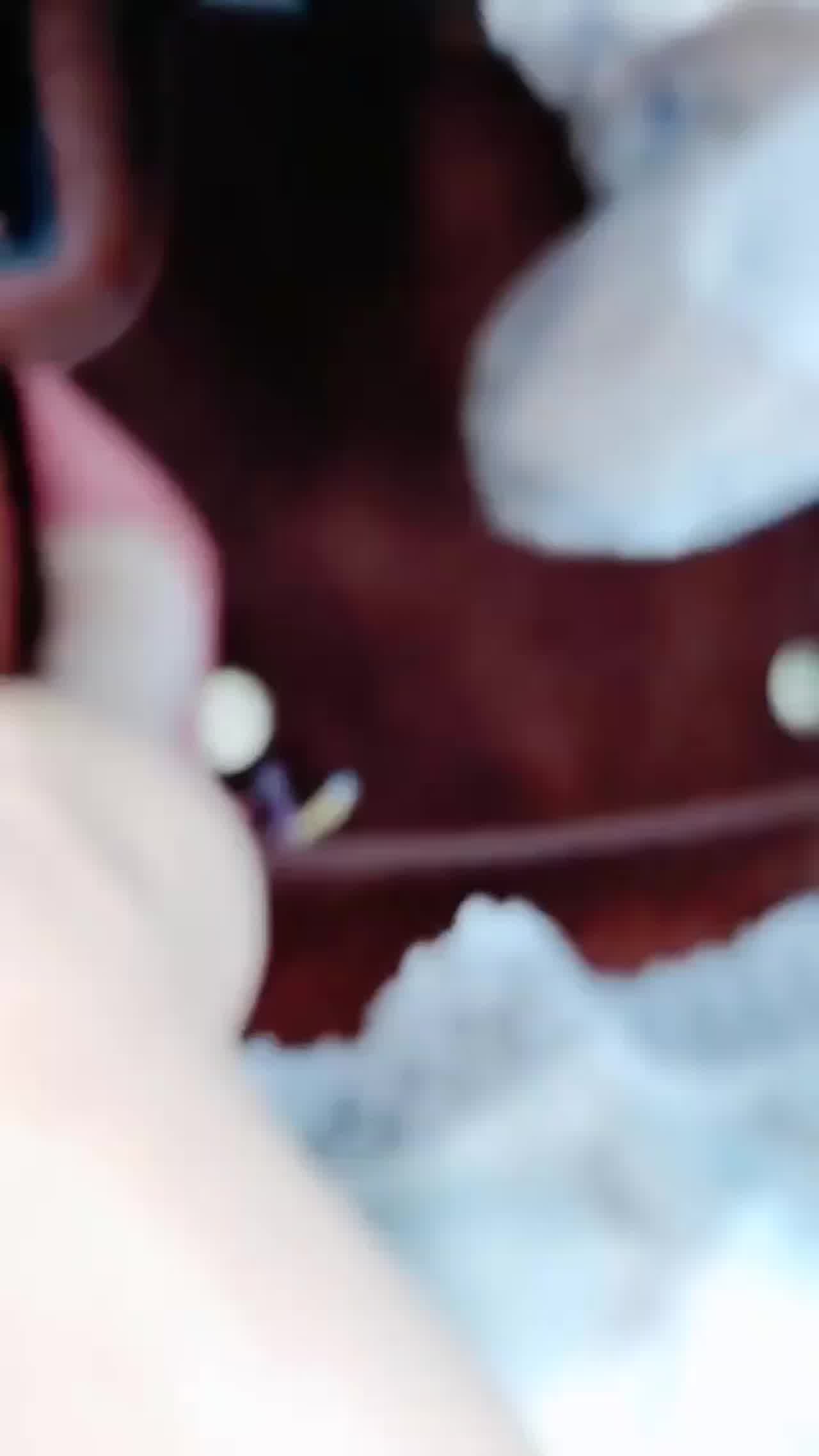  淫荡极品小少妇，户外勾搭，被司机车震被无套内射 的剧照1