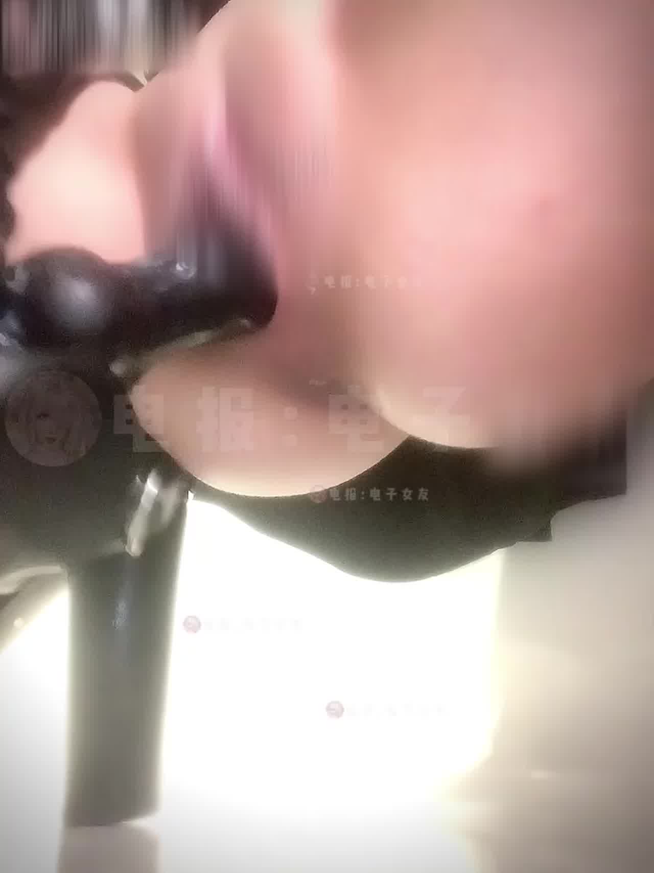  COSER屄怎么这么骚黑 的剧照6