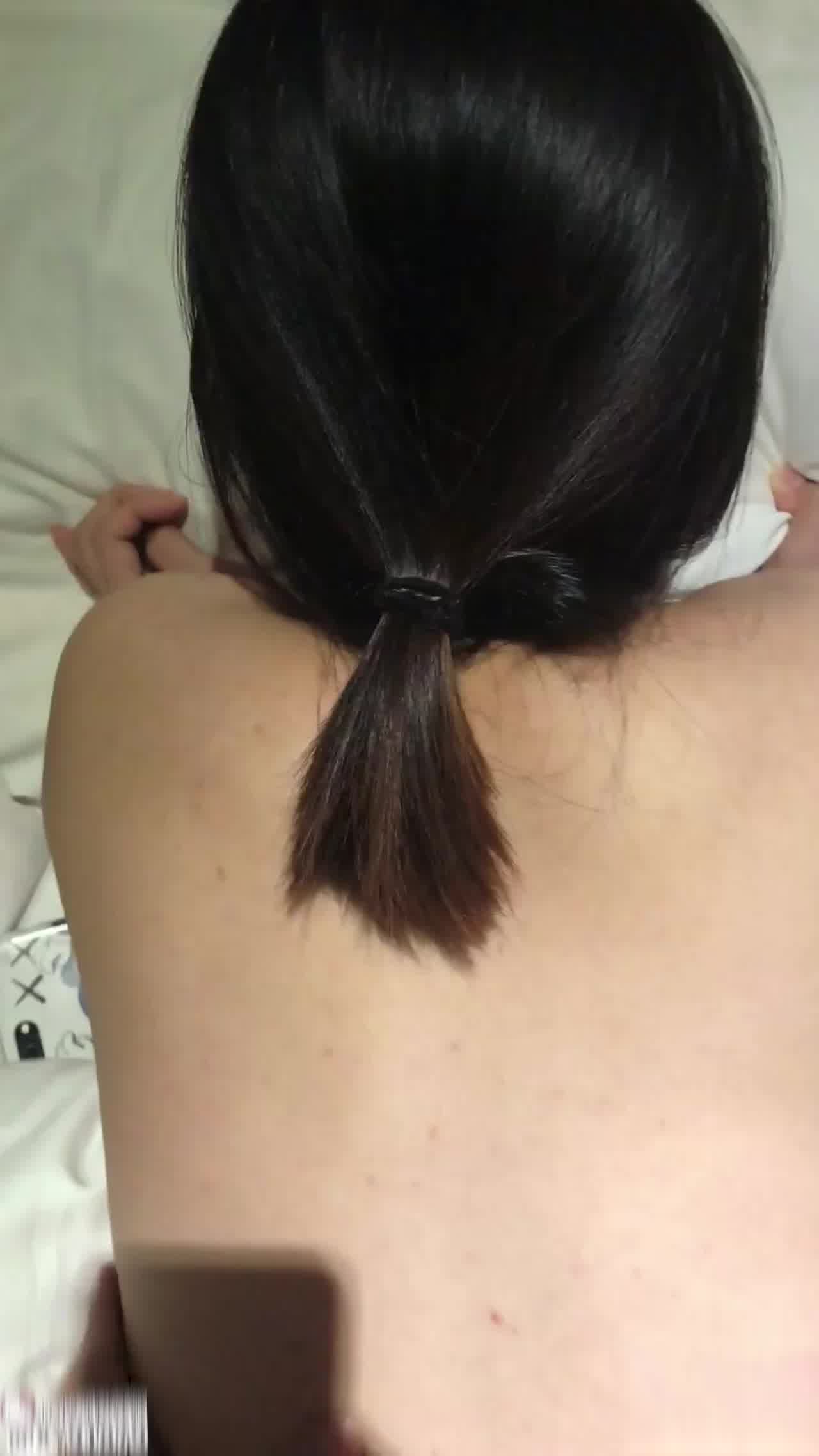  约到一个高中生，内射溢出 的剧照3