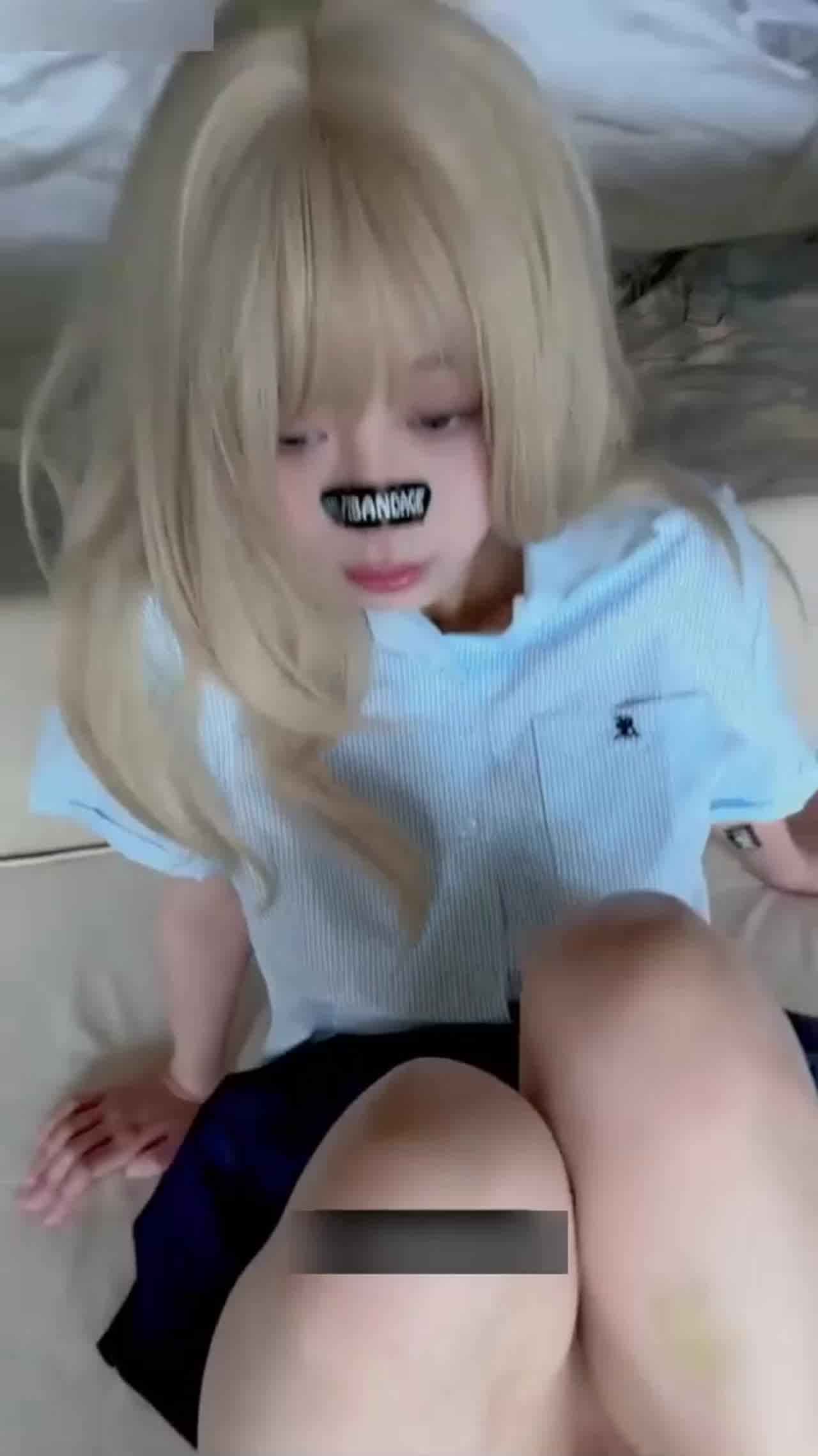  【超级萝莉】开发00后学妹的奴性，嫩穴淫荡小母狗被踩头后入猛草，无套爆贪狠狠猛插内射！ 的剧照4