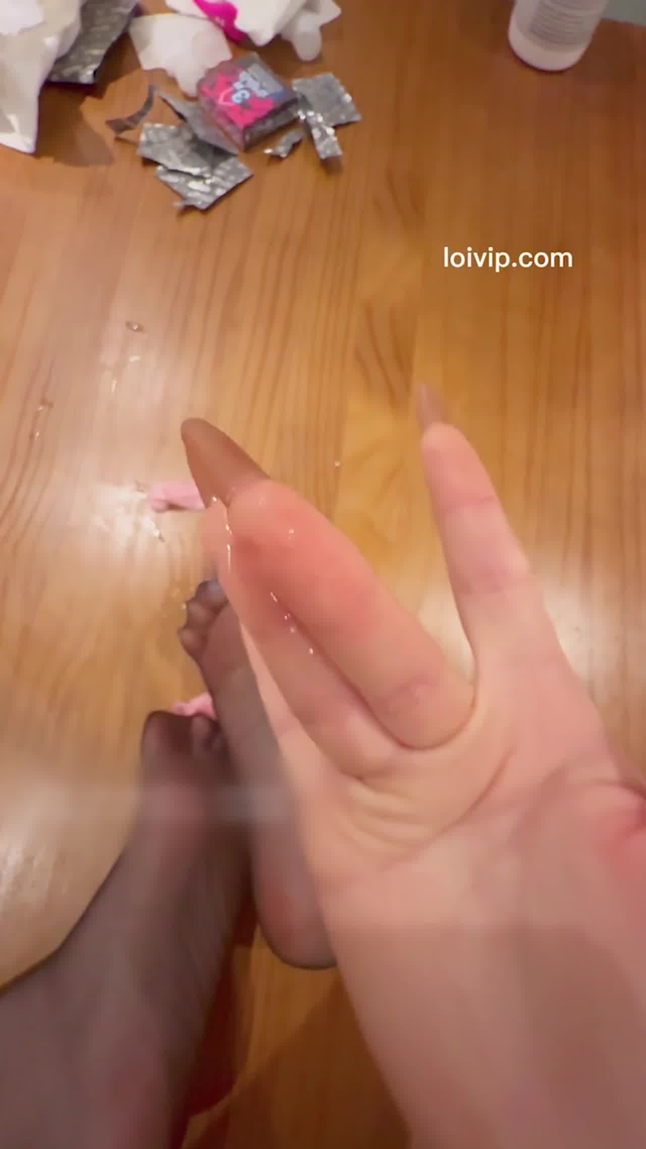  萝次元身上都是白浆 而且身材超粉 又涩～ 的剧照2