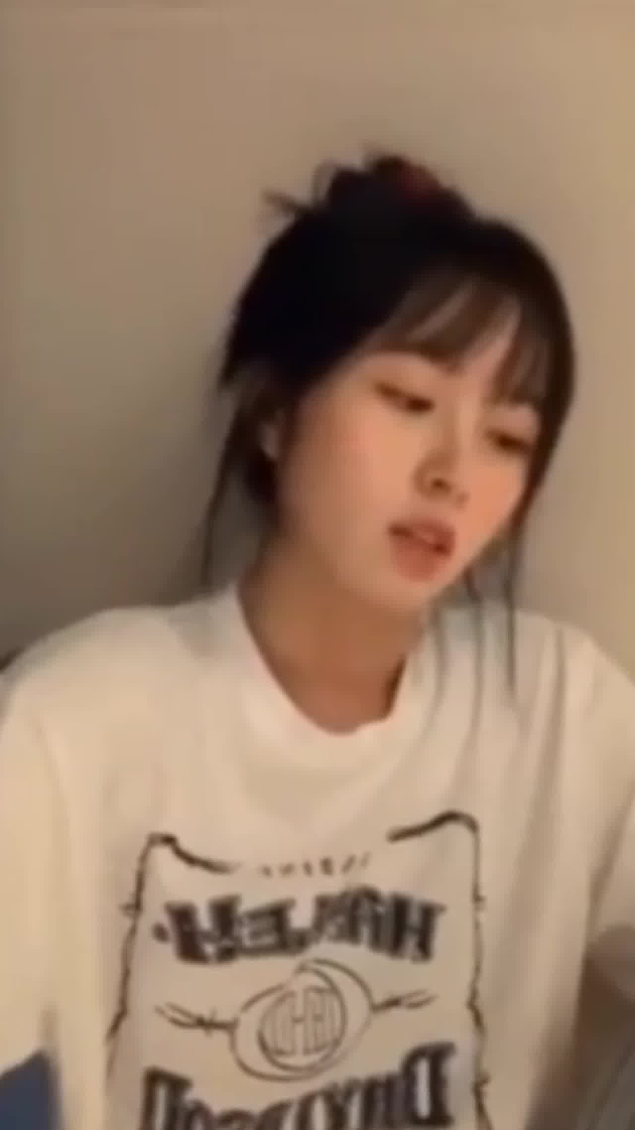  抖音500W粉丝甜美网红「9分32秒性爱片」疯传！ 的剧照1