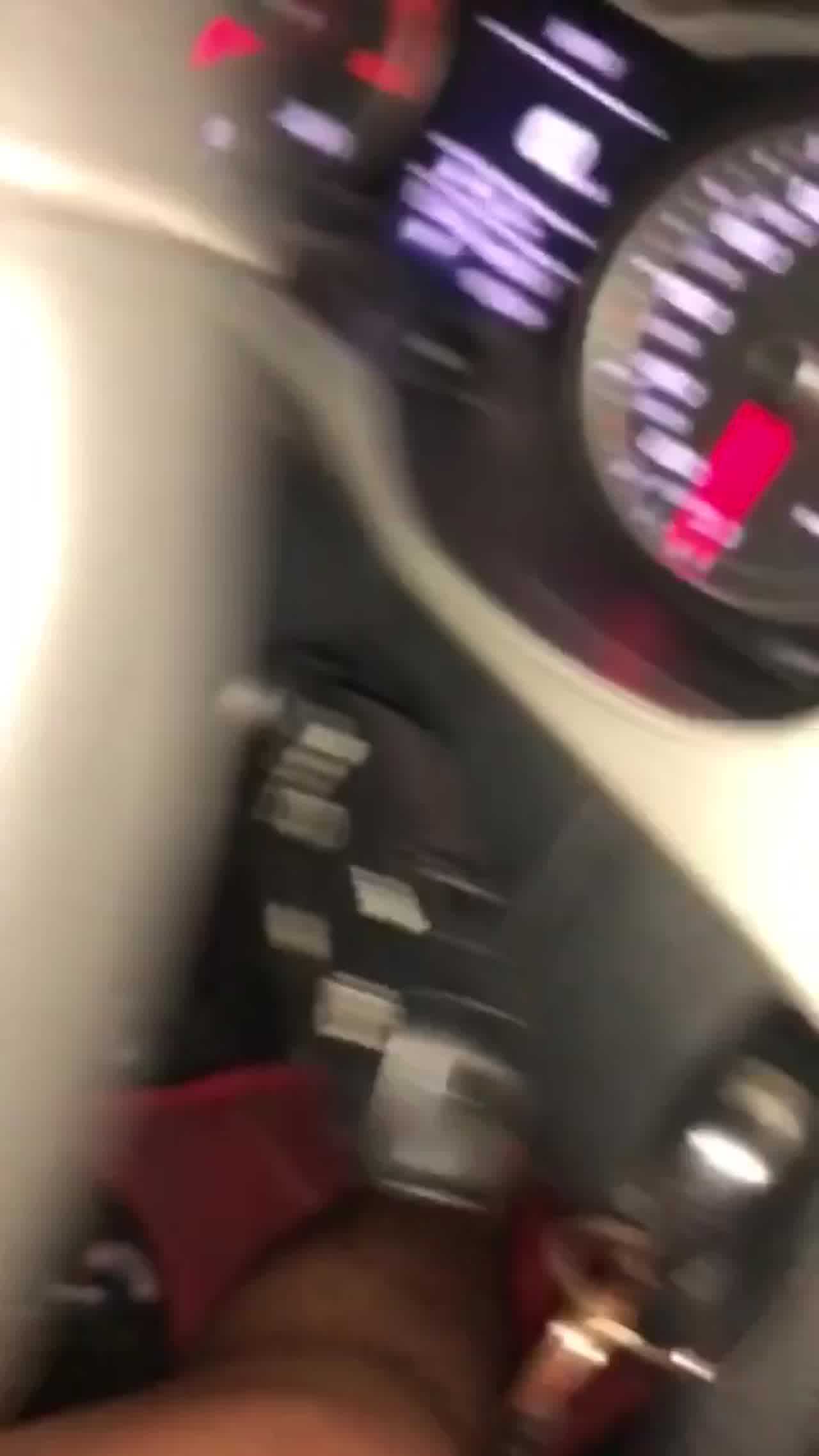  车震，边开边干 的剧照6