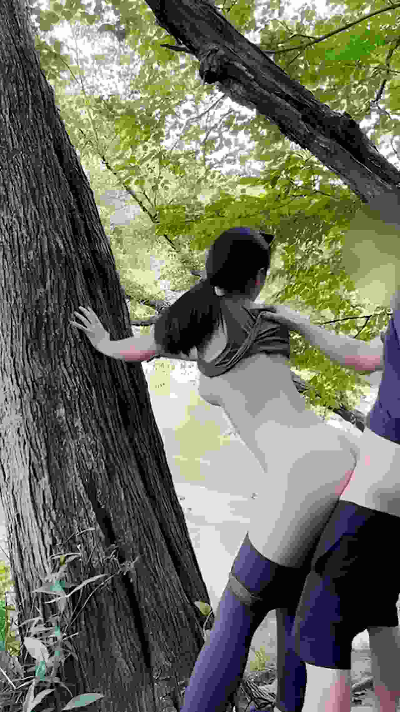  回归大自然，疯狂后入，内射，真刺激 的剧照9