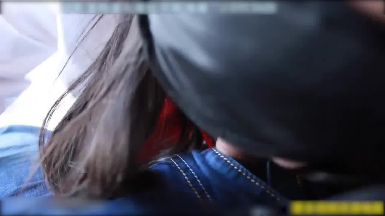  大奶萝莉学生妹，羞涩口交技术生疏‘想主人草我，太爽了’在阳台上疯狂输出，精子在骚逼中溢出！ 的剧照9