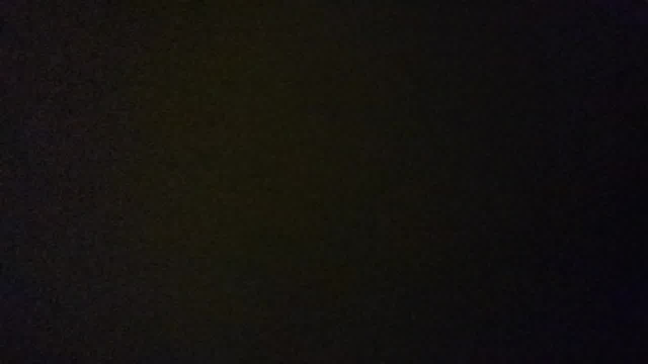  18岁女友醉酒瘫软在床被男友迷操暴插 的剧照4