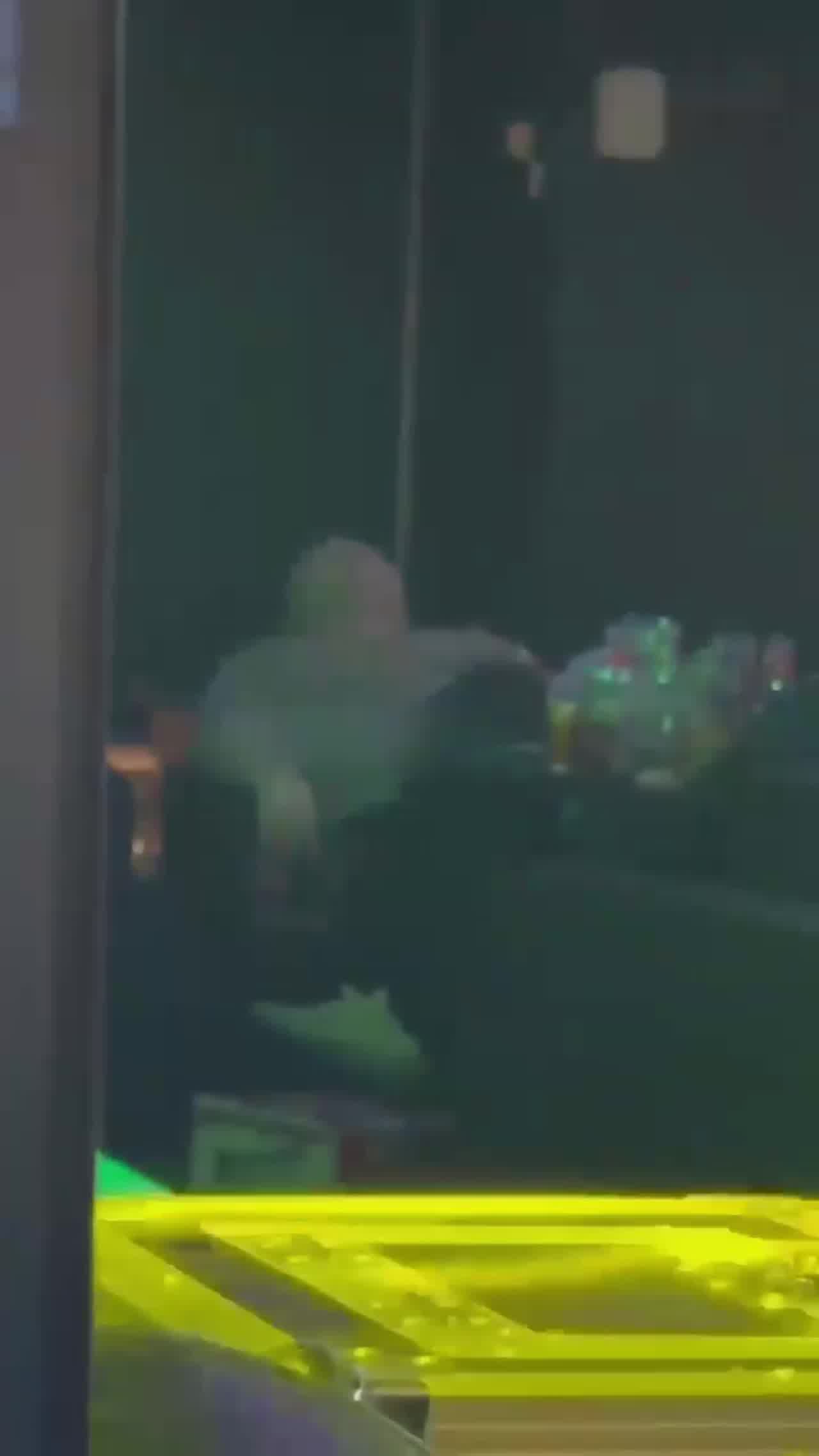  【吃瓜】当众口爆被查 的剧照1