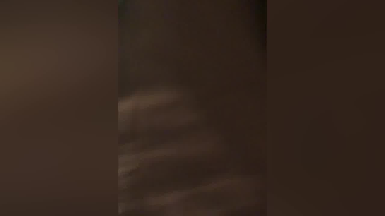  3角恋，漂亮正妹游走2男之间-男友VS富二代 的剧照6