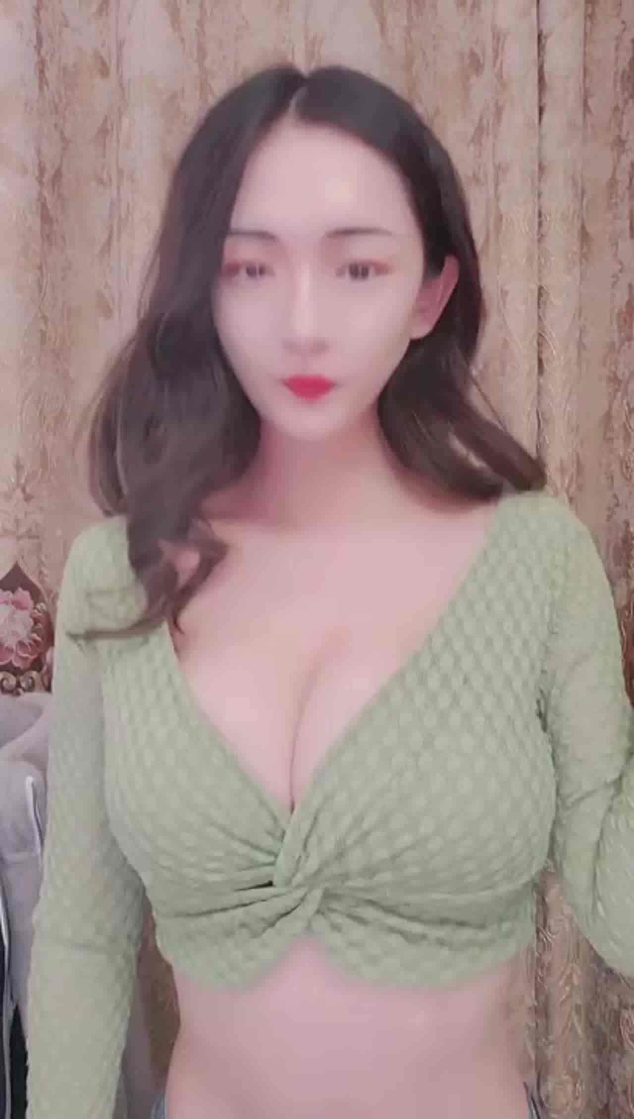  快手一个小球球 私拍福利 1 的剧照1