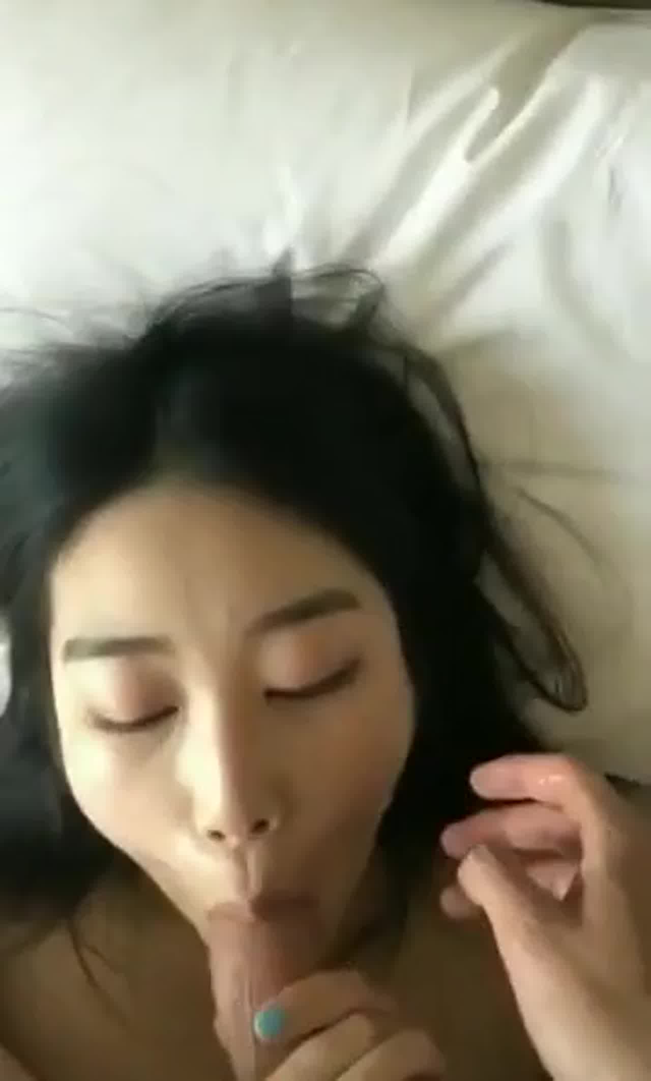  女友口活好棒喜欢被射嘴里 的剧照10