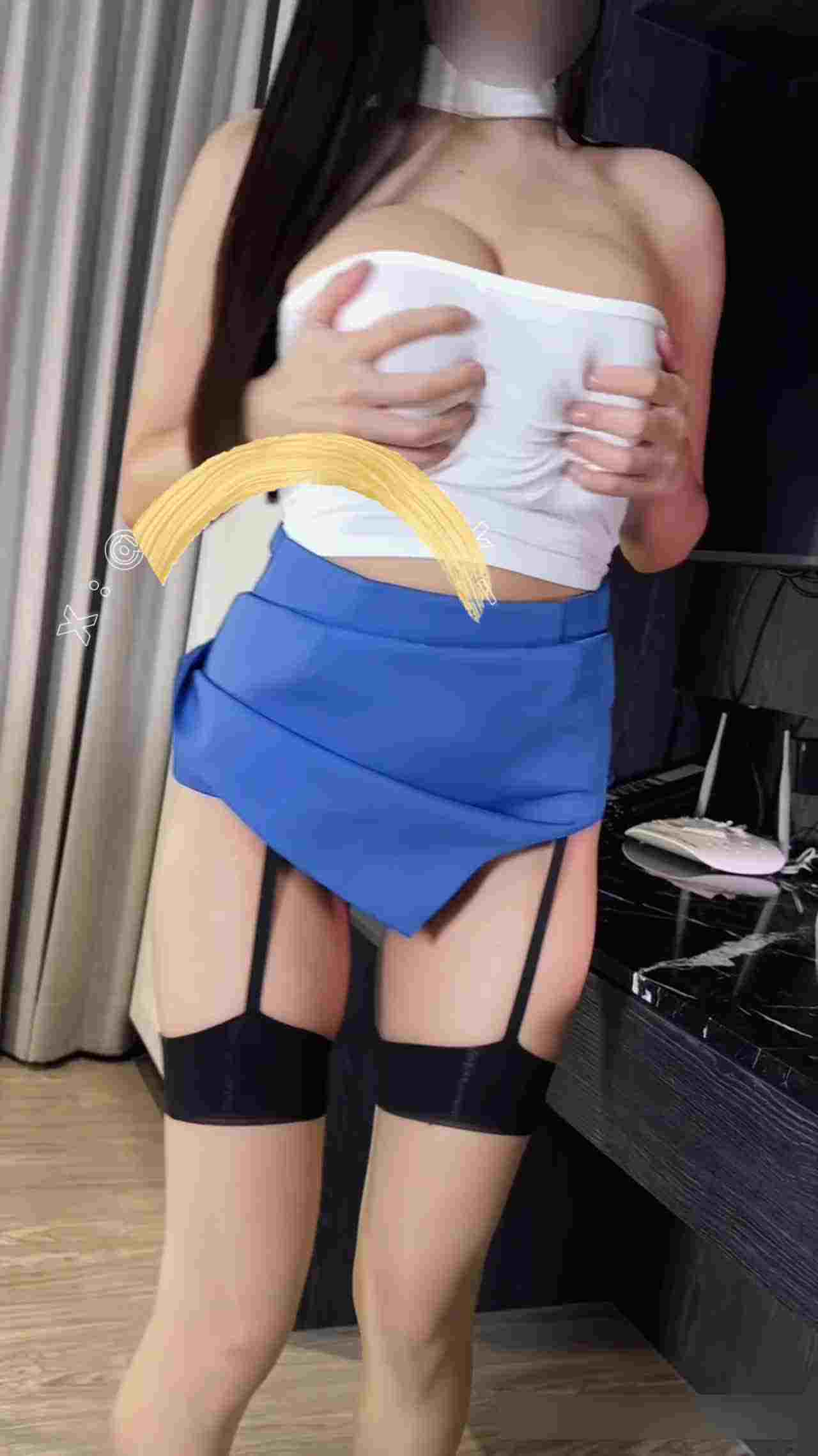  【史上最强人体喷泉！】御姐高跟黑丝自慰，这衣服已经快撑不住这巨乳了！每次自慰都能插出来那么多白浆和水 的剧照8