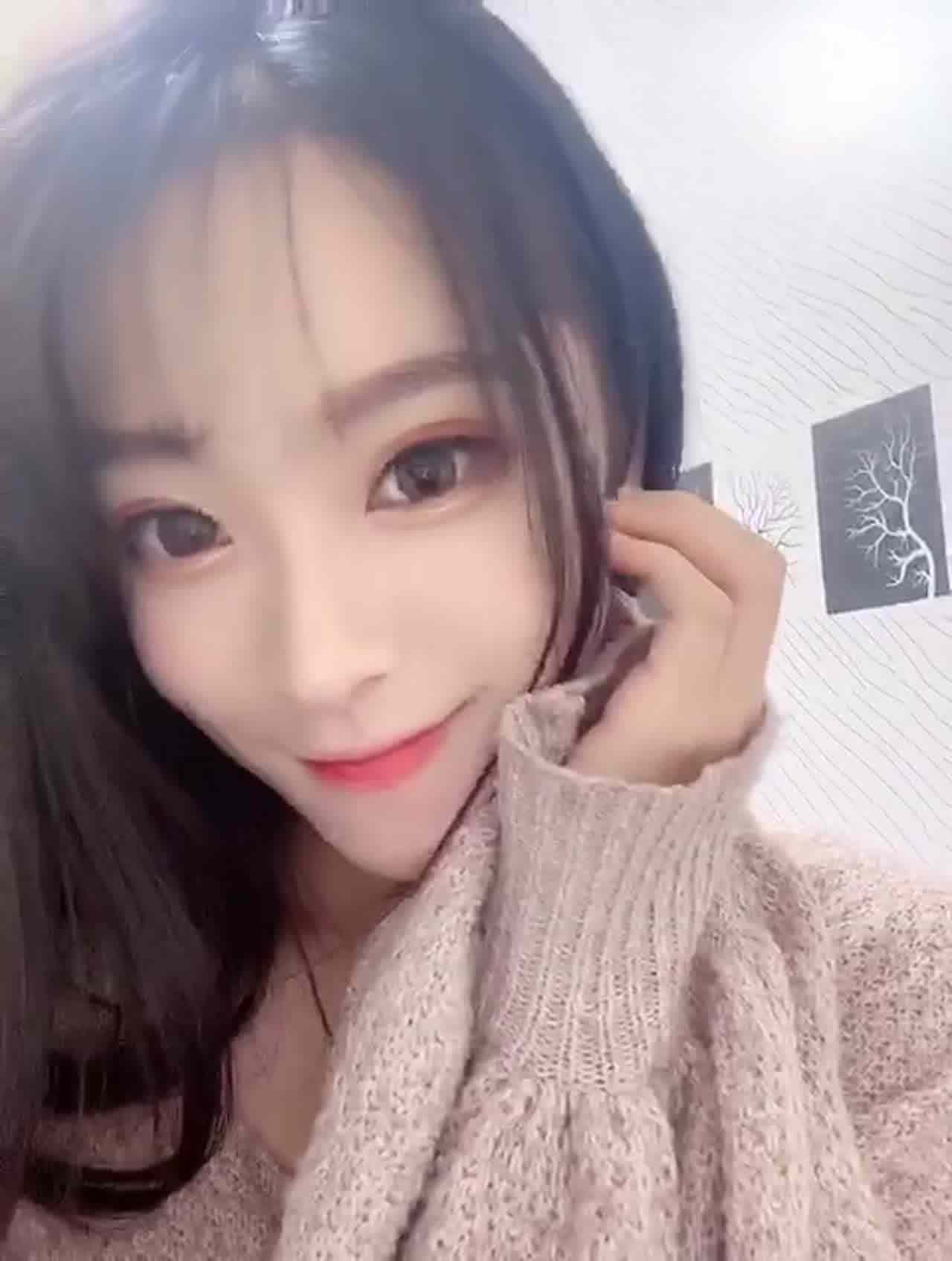  无聊的时候，最多的就是臭美呢 的剧照8