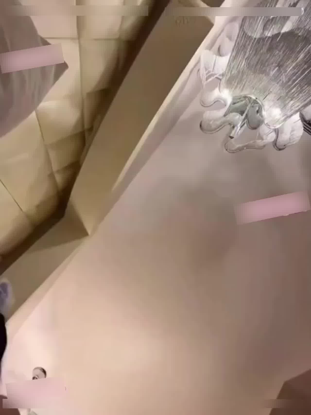  自购f站居然女神-淫荡的反差母狗，喜欢拿着主人的鸡吧蹭小穴，淫水多的不需要涂润滑油都够直插到底 的剧照7