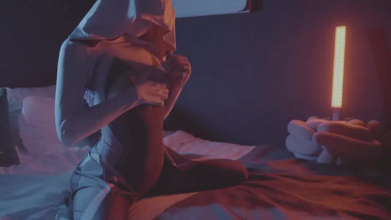  『柚木』格温女神私夜冰屌速插淫穴 的剧照5