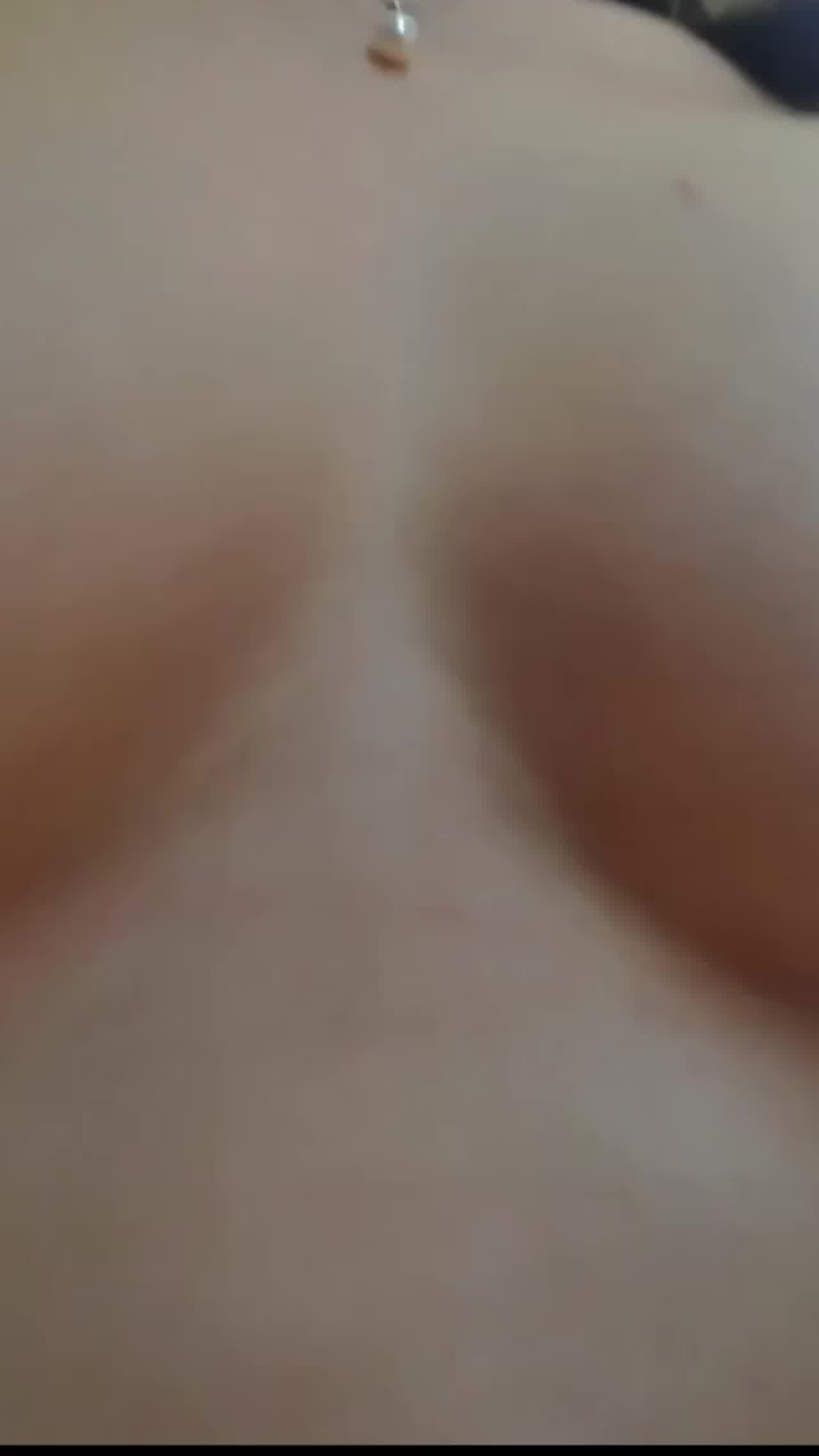  小公寓猛操白嫩的D奶小女友 的剧照8