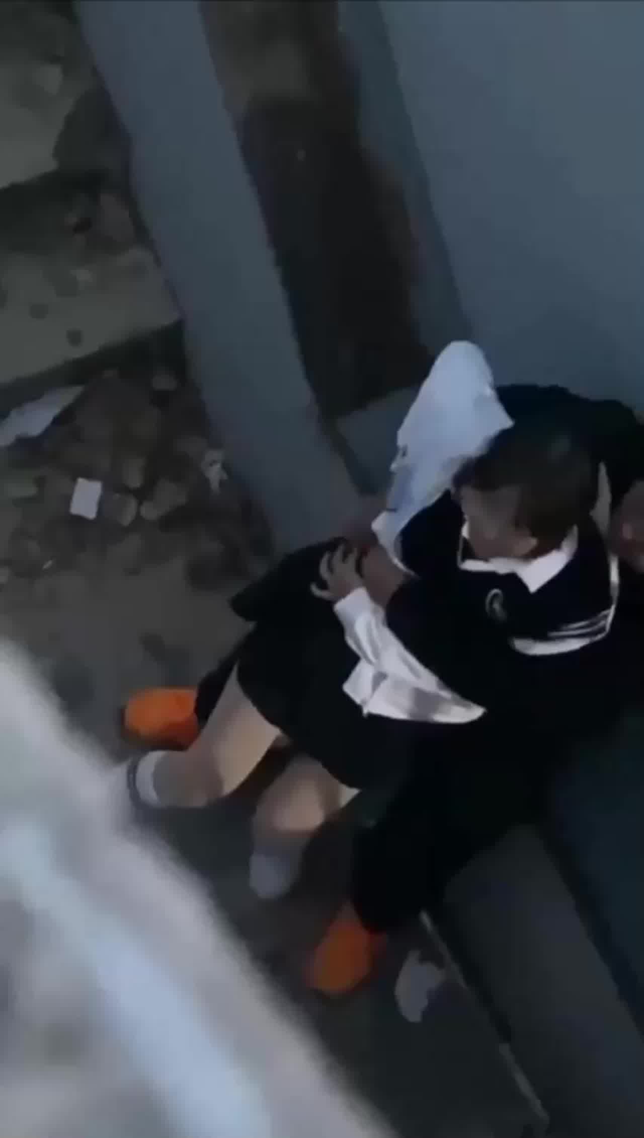  学生妹推着推着就进去了真刺激 的剧照6